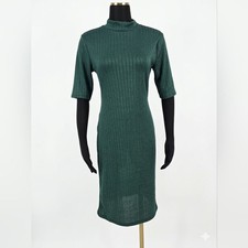 Elegant Green Ribbed Dress