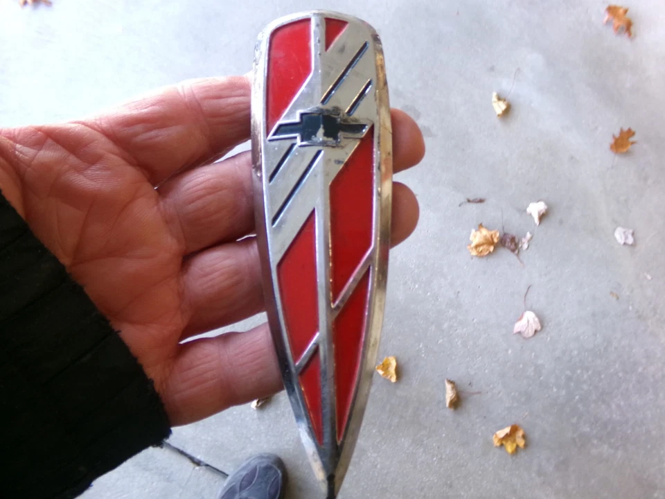 Chevrolet Truck 1941 1942 1946 emblema parrilla GM Foto 4 de 4