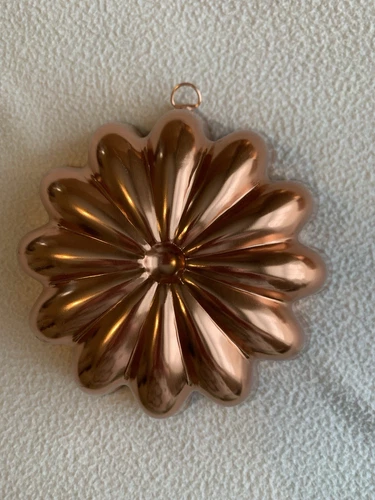 Vintage Mirror Round Fluted 3 1/2 Cups Gelatin Mold Copper Tone
