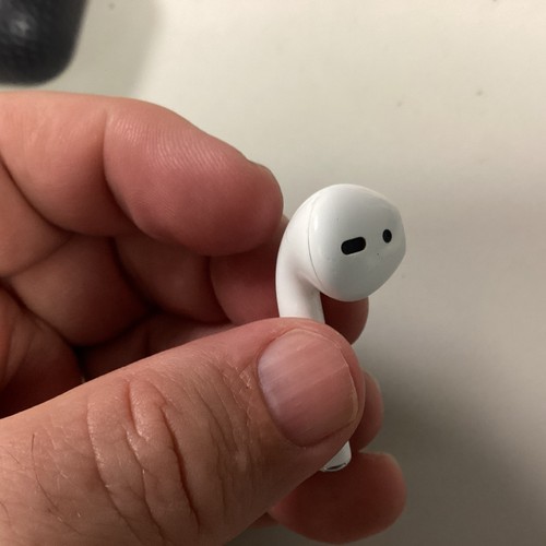Preowned Apple AirPods 1st Generation A1523 Left Earbud Only Works - 第 5/10 張圖片