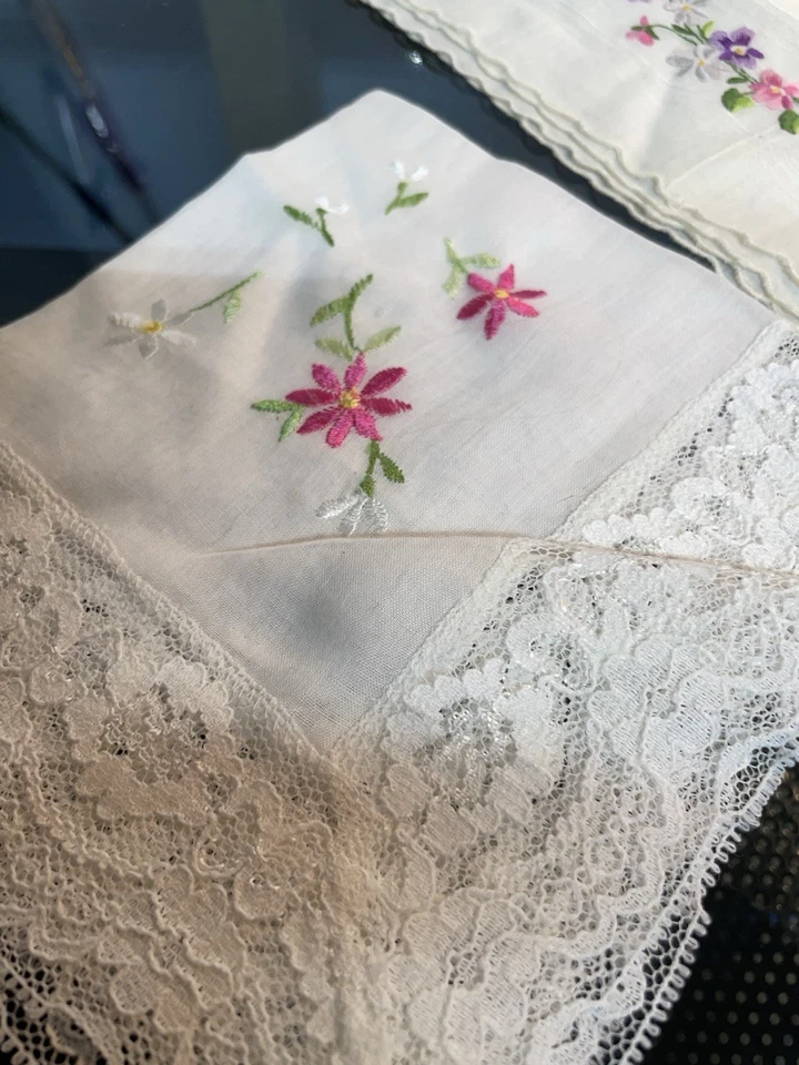 Vintage Embroidered Floral Handkerchief Hankies Swiss floral Set of 4 - Image 3 of 4