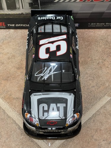 2012 Jeff Burton Caterpillar Trucks Drive CAT SIGNED AUTO Action NASCAR 1/24 - Picture 6 of 14