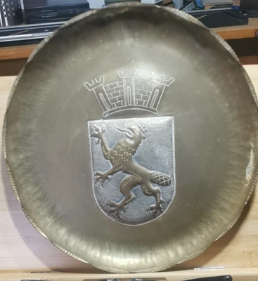 Antiker Kupferteller Wappen Biberach/Riss,  Durchm. 28 cm Rücks. Aufhänger - Bild 1 von 4