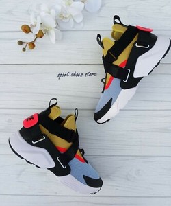 nike air huarache black and yellow