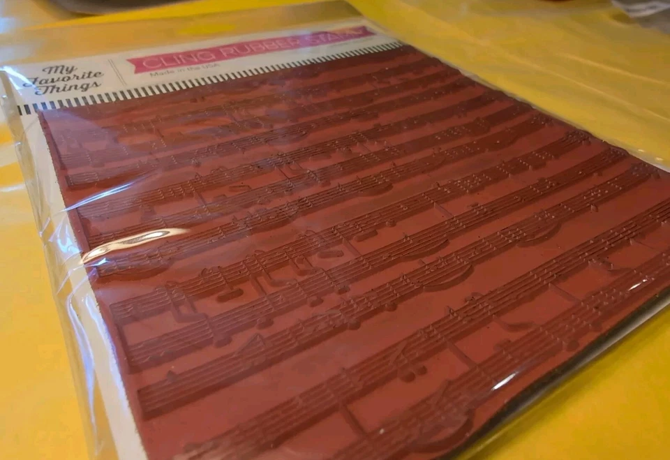 Sello de goma adhesivo MFT 'Partituras' sin montar fondo Mis cosas favoritas EE. UU. Foto 2 de 4