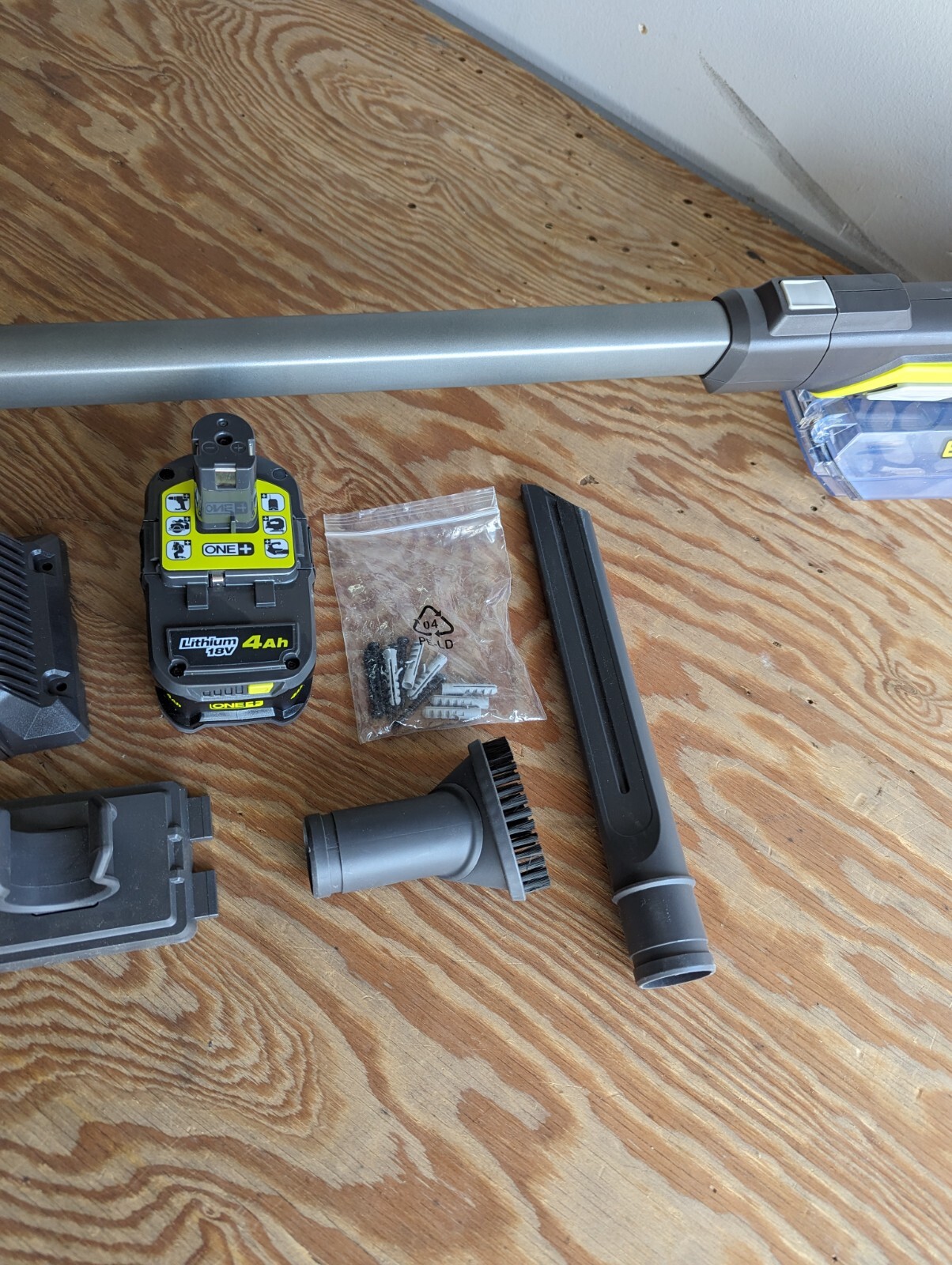 Ryobi P7181K 18V One+ Brushless Stick Vacuum Kit with Battery & Charger