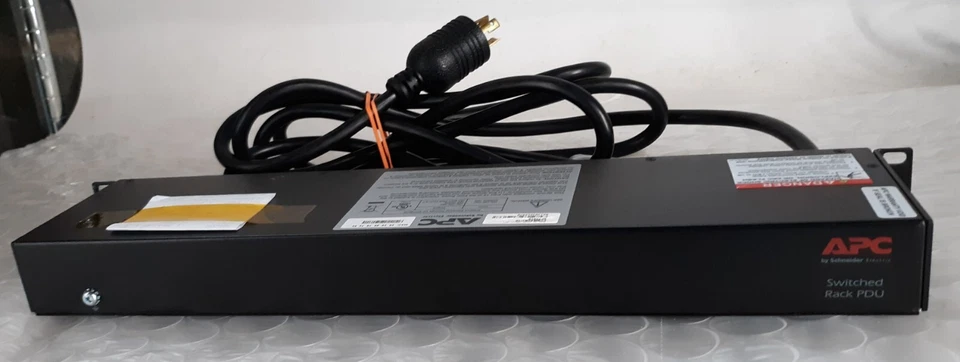 APC 7901B Switched Rack Power Distribution Panel w/ Ears *TESTED* - Image 4 of 4