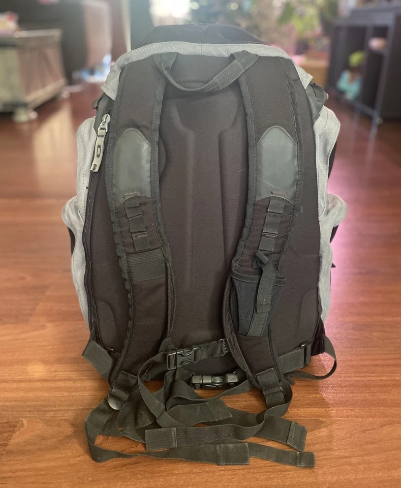 Mochila Oakley Icon 1.0 Vintage Y2K táctica negra/gris para computadora portátil/bolsa de viaje Foto 2 de 4