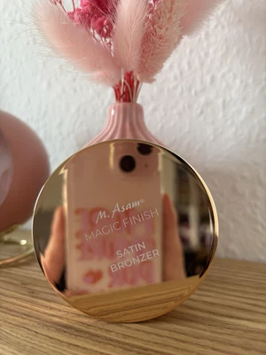 M. Asam Magic Finish Bronzer Satin Deep Braun Kompaktpuder 6,5 g mit Spiegel - Bild 1 von 3