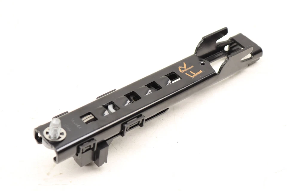 2013-2019 MERCEDES-BENZ B250 - Front SEAT BELT Height Adjuster 0008600388 - Image 2 of 4