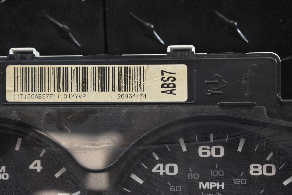 Painel de instrumentos velocímetro Chevy Silverado 3500HD 2007-2014 159K AT 20964174 - Imagem 2 de 4