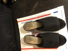 Mules, BANDOLINO, black faux suede, open toe, 2 1/2" heels, SZ: 9M