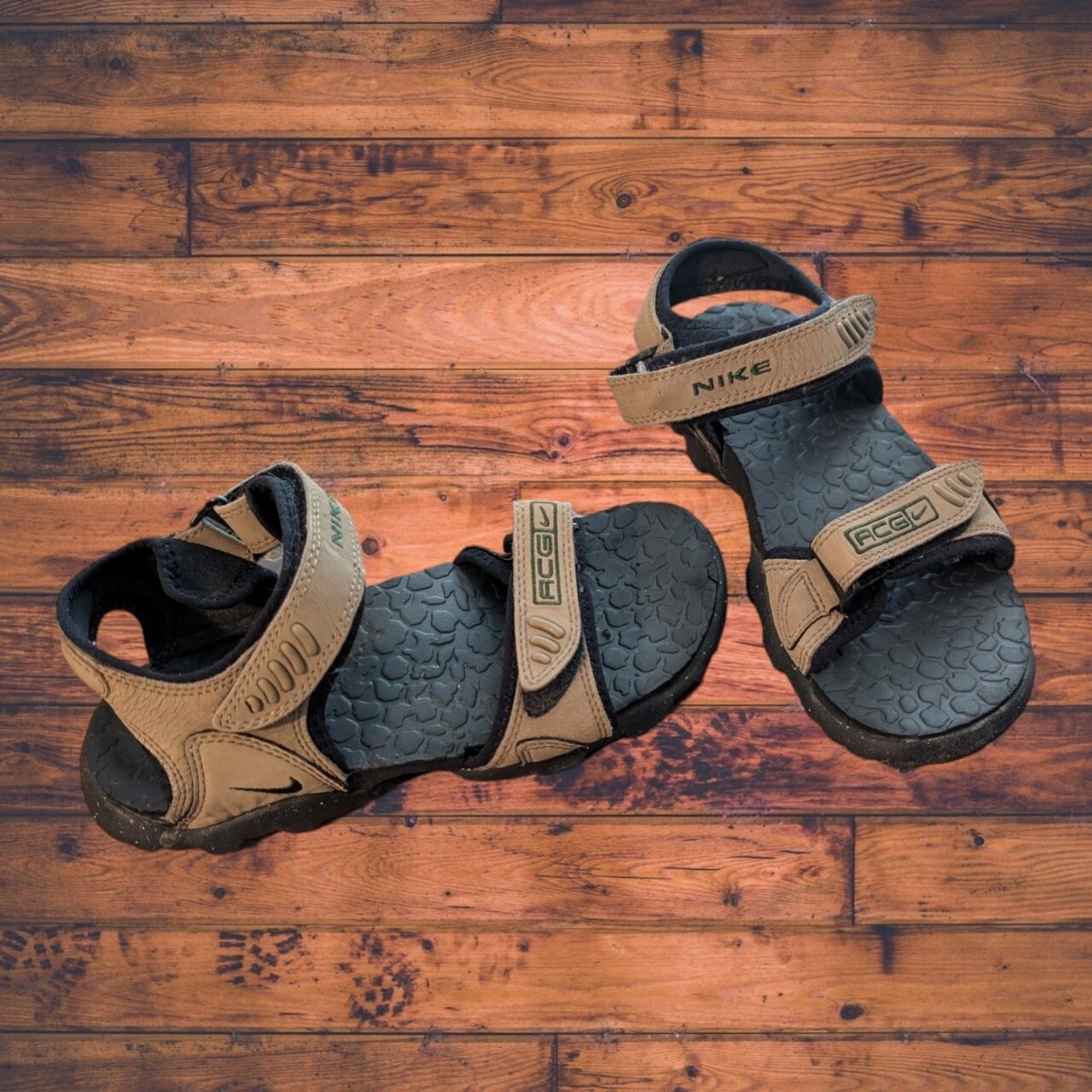 Vintage Sportswear Nike ACG Sandals with Straps Tan and Vintage Sportswear Nike ACG Sandals with Straps Tan and