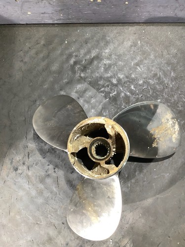 MerCruiser Bravo 3 out drive boat props propellers 48-823665 A6 48