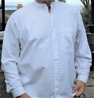 Opa Hemd durchgeknöpft ein Original Klassiker von der Collarless Shirt Company