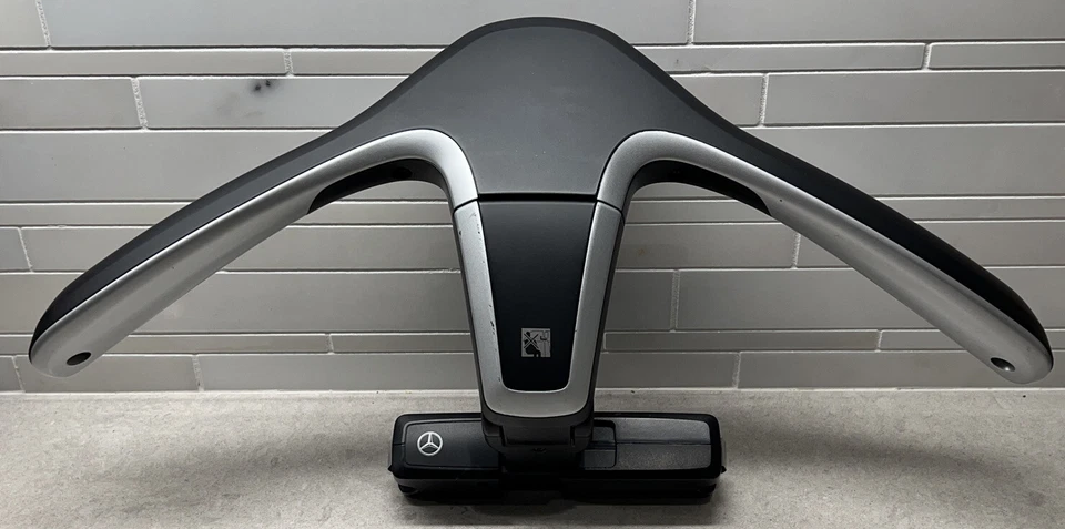 取扱店舗限定アイテム メルセデス 純正ハンガー A0008104100 - 通販