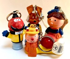 VINTAGE MAGIC ROND-POINT / FIGURINES LE MANÈGE ENCHANTÉ / PORTE-CLÉS DANOT 1992