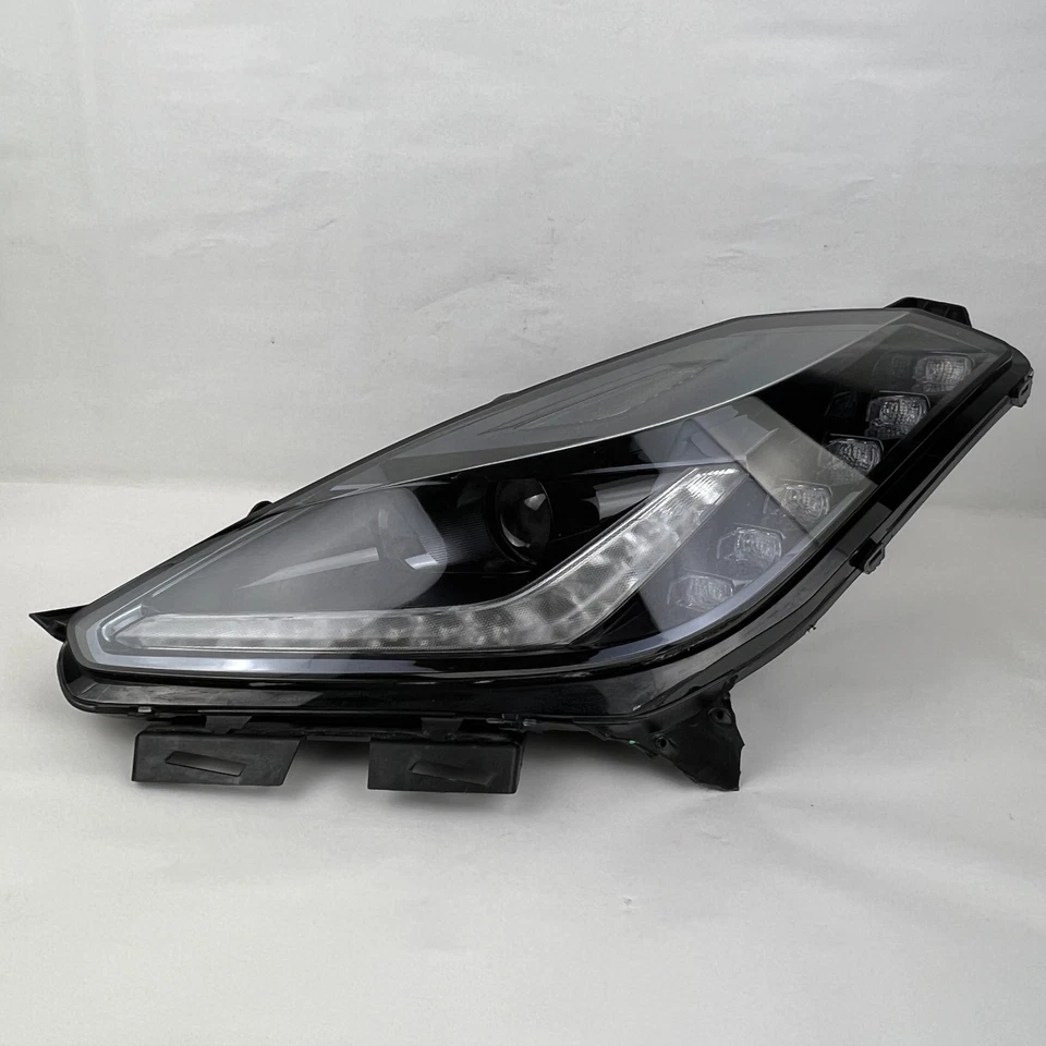 Faro de xenón izquierdo HID Chevrolet Corvette C7 Stingray 2014-2019 OEM 84750165 Foto 2 de 4