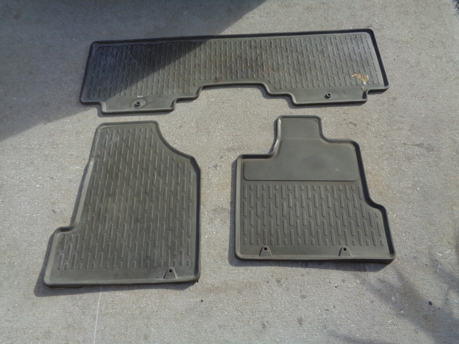 062014 HONDA RIDGELINE OEM USED RUBBER ALL WEATHER FLOOR MATS LINERS