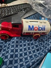ERTL 1931 Hawkeye TANKER BANK MOBIL Red and White T-58 No Key
