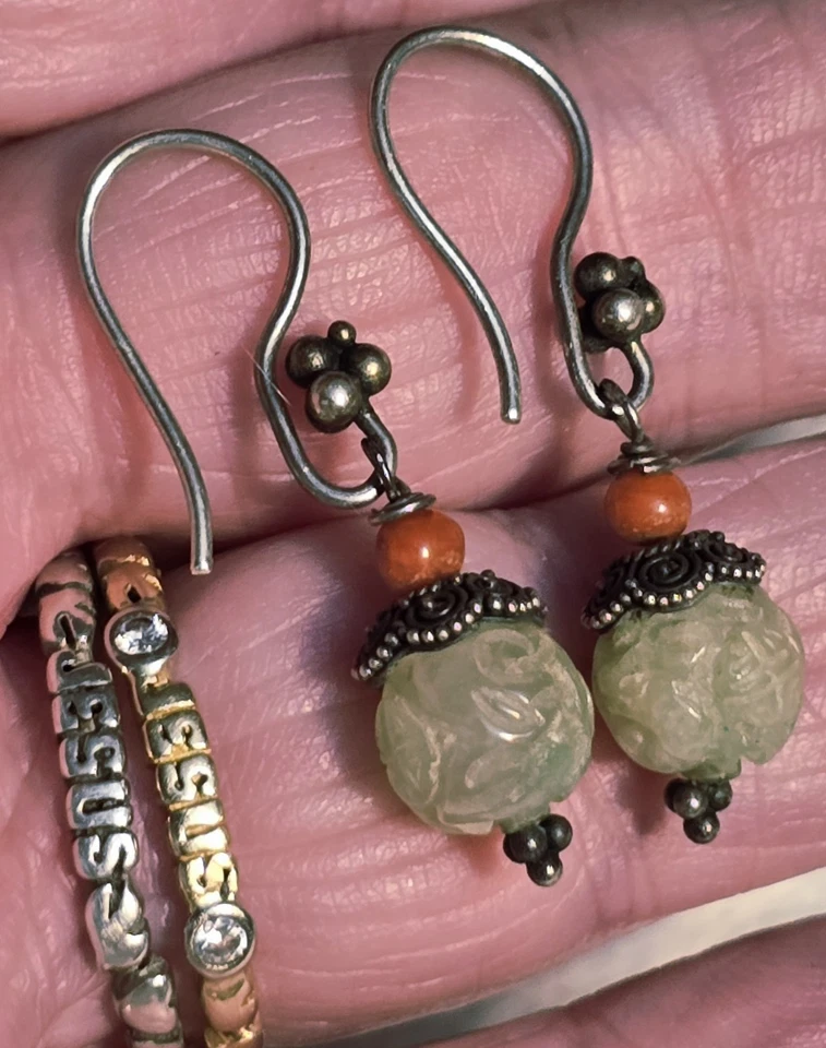 Pendientes de plata de ley y coral de cadena de agua de miel de jade tallado en Hetian natural Foto 2 de 3