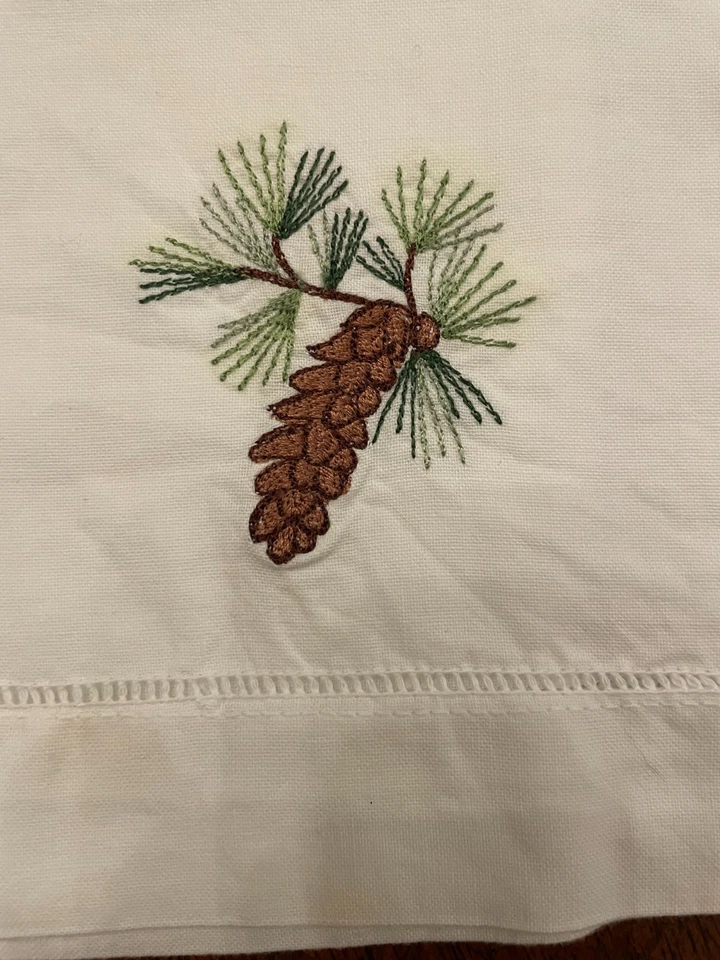 3X ~ Toallas de Navidad para invitados té bordado a mano corona/muñeco de nieve/cono de pino algodón Foto 4 de 4