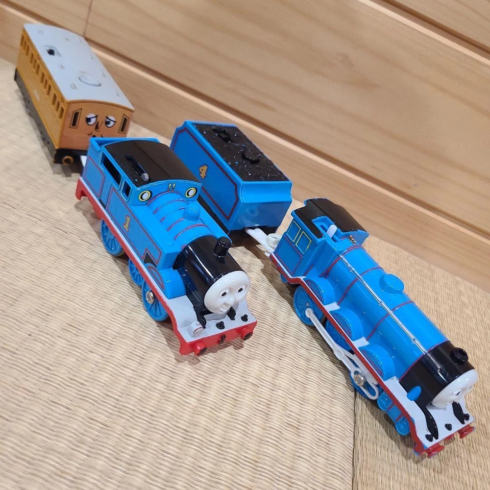 Juego Plarail Thomas & Friends Thomas Percy Gordon Hiro Rosie Nia Foto 4 de 4