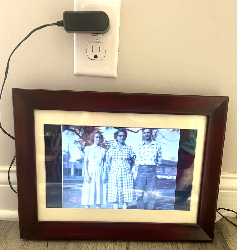 DigiFrame 13.3" Digital Photo Frame Espresso Wood LCD USB HDMI – Tested - Image 2 of 4