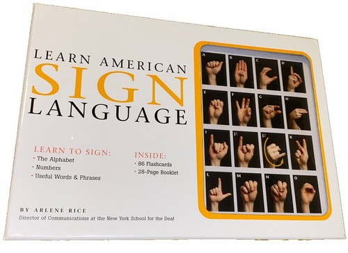 SIGN LANGUAGE MADE SIMPLE. プレゼントでいただきました SIGN LANGUAGE MADE SIMPLE. I received this as a gift