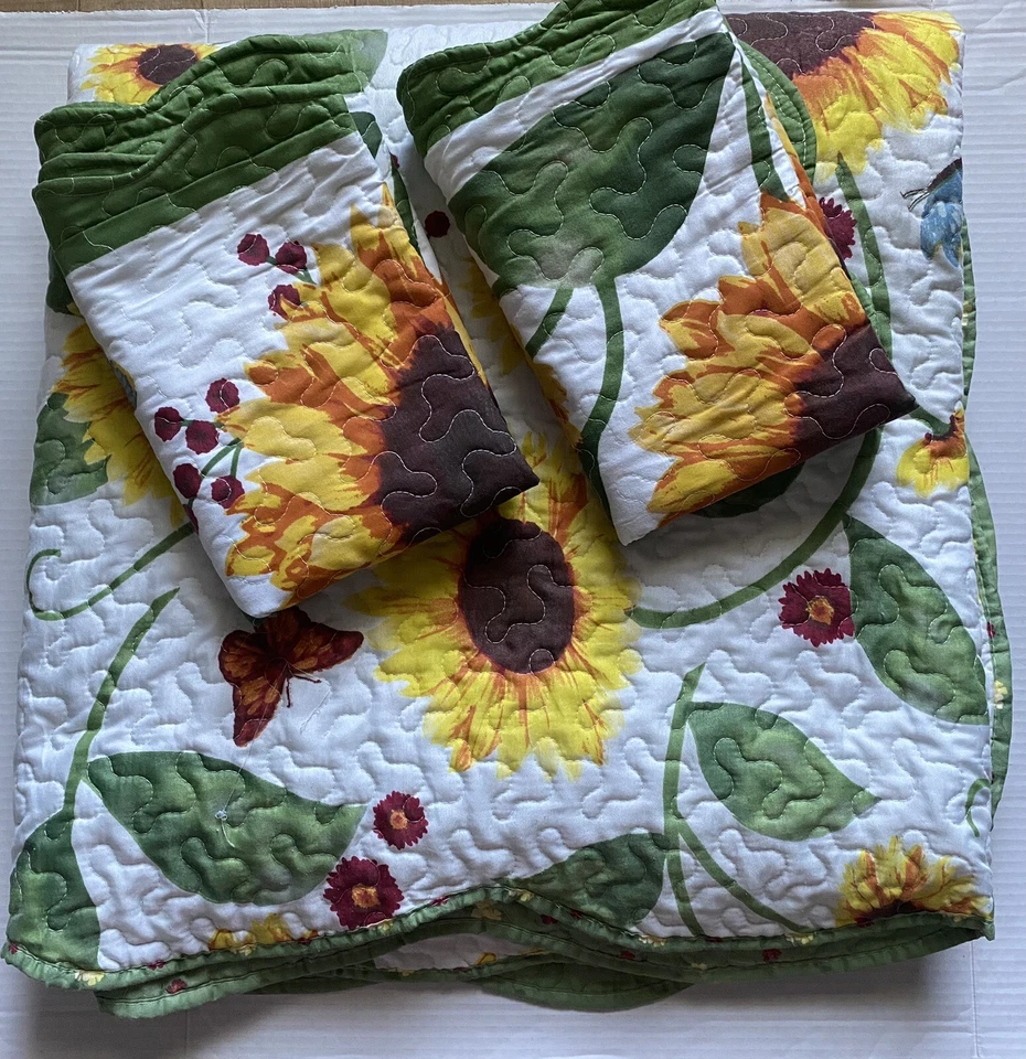 Comforter Set With Two Sham Sunflower Scalloped Edge Pillows Standard - Image 2 of 4