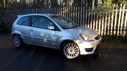 Ford Fiesta mk6 ZETEC S SILVER BREAKING SPARE side repeater PETROL 2006 ST 3 170 - Picture 1 of 12