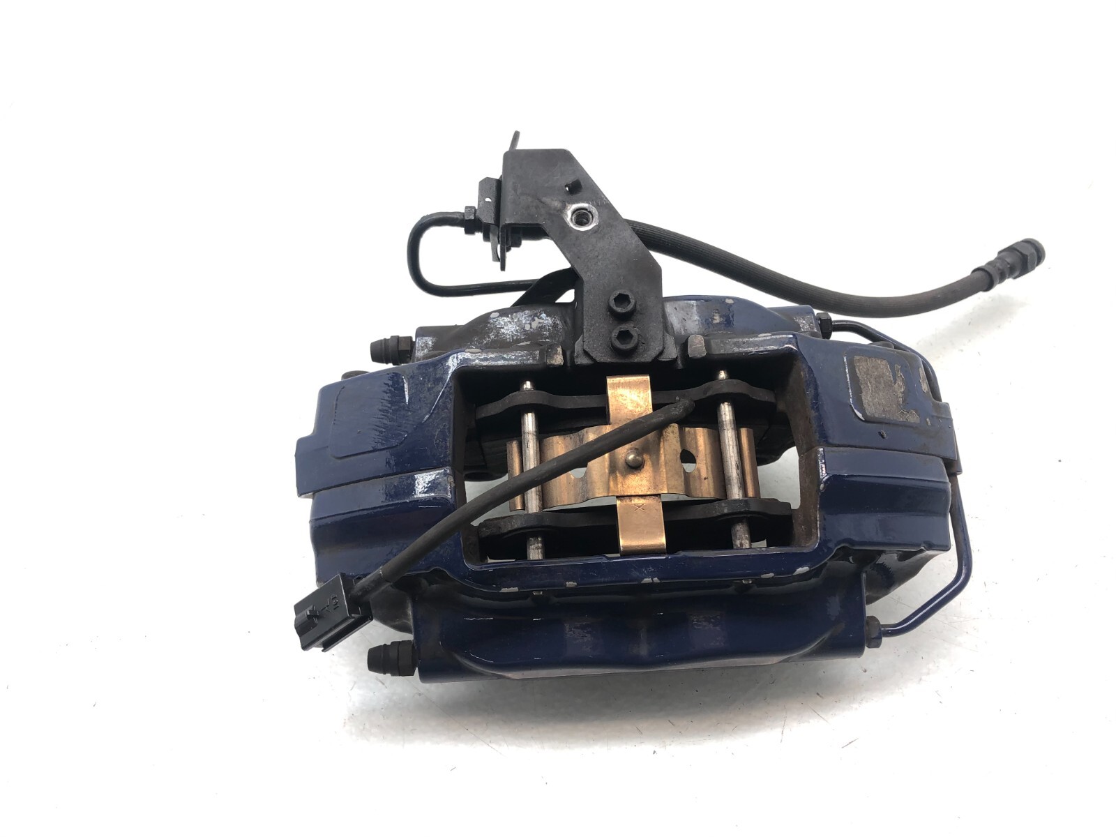 2014-2020 MASERATI GHIBLI LEFT DRIVER REAR BRAKE CALIPER BREMBO W/ PADS OEM.