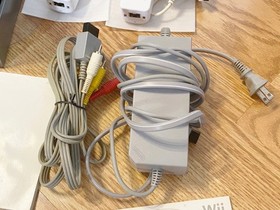 Nintendo Wii Console Bundle~2NEW Controllers,Tiger Woods PGA,Madden Games-TESTED