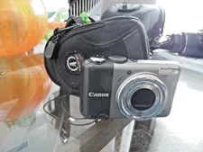 CANON POWERSHOT A2000 IS WORKING DIGITAL CAMERA 10.0 MEGAPIXEL 6X ZOOM BUNDLE