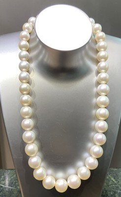Wempe Südsee Perlen  Collier 10-13,9mm Gelbgold 18 Kt. 45 Cm