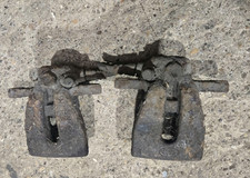 LAND ROVER FREELANDER 2 2.2 DIESEL Pair of REAR LH & RH BRAKE CALIPER