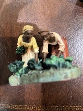 COLONIAL WILLIAMSBURG 1997 WOMEN PICKING VEGETABLES   Lang and Wise #30489712