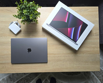Apple MacBook Pro 16'' M2 Max 2TB 32GB Grau WIE NEU