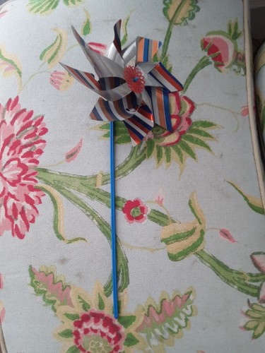 Vintage Decorative Lawn Fan - Picture 3 of 15