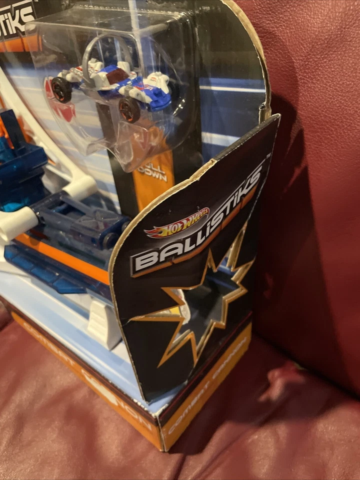 Hot Wheels Ballistiks Combat Cannon Car Launcher Set Transforming Vehicle NIB - Image 3 of 4