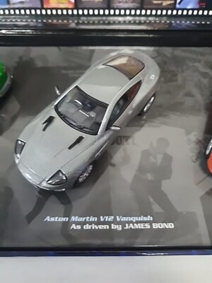 Minichamps 3-car set. JAMES BOND 007. 