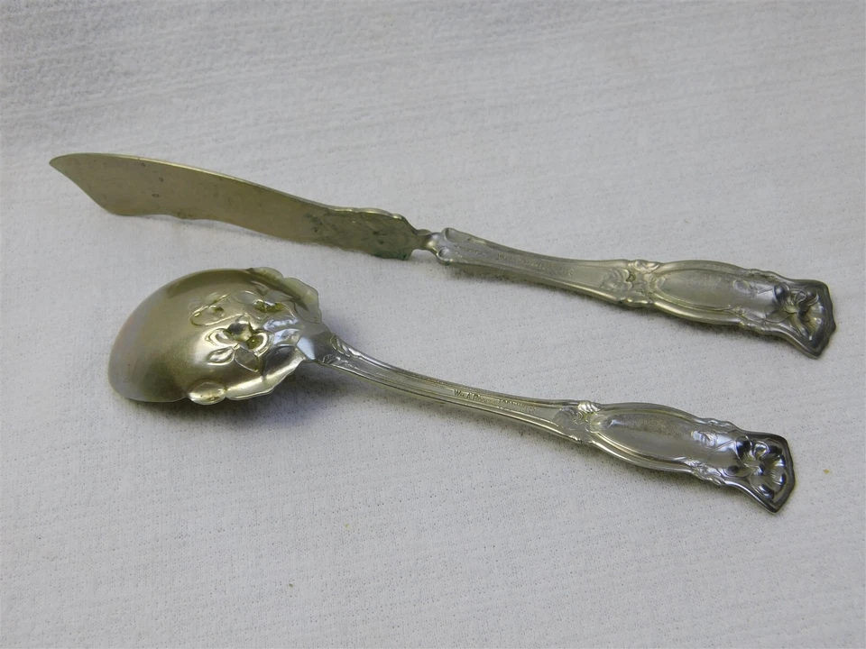 14 Pcs Antique 1905 Oneida VIOLET Wm A Rogers Flatware Forks Spoons & Knife - Image 3 of 4