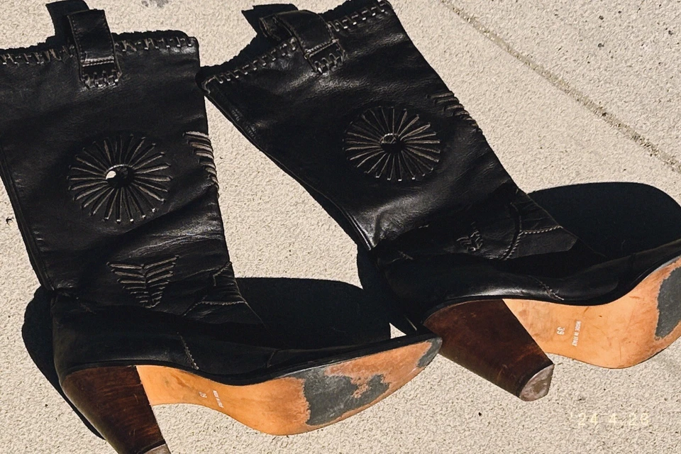 Handmade Women’s Italian Leather Boots - Image 2 of 4