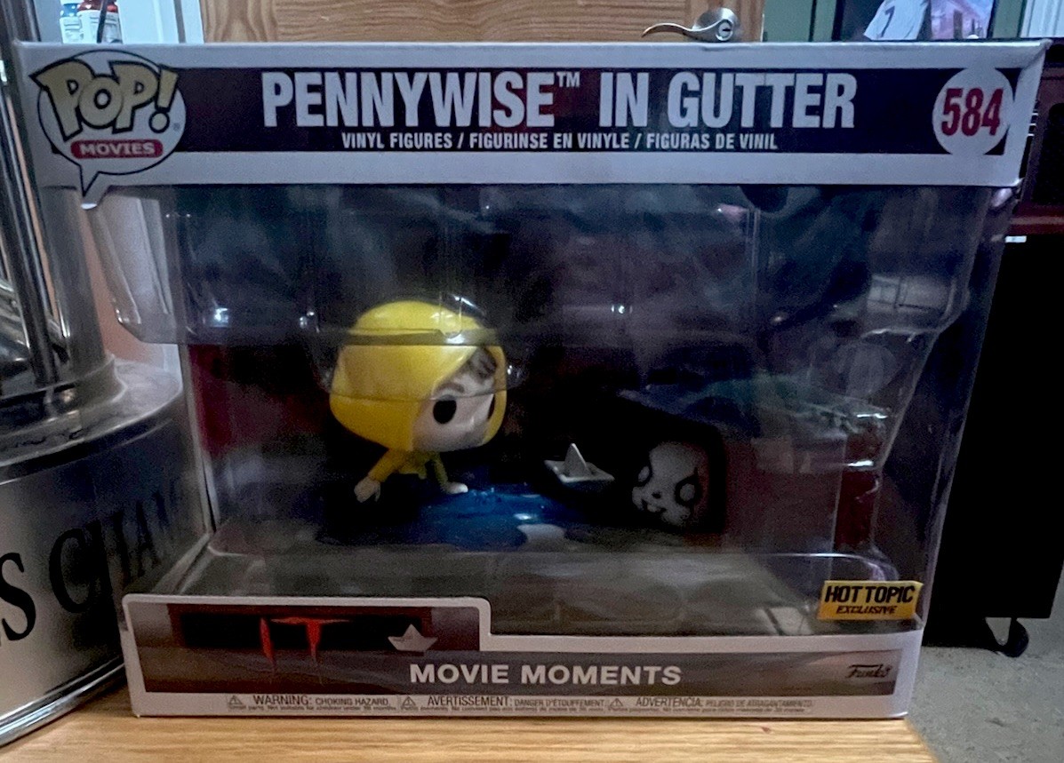 Funko Pop! MovieMoments: It - Pennywise - Hot Topic (Exclusi