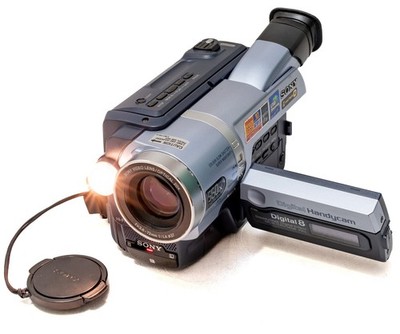 Sony Digital Handycam DCR-TRV140E PAL Digital8 Videokamera