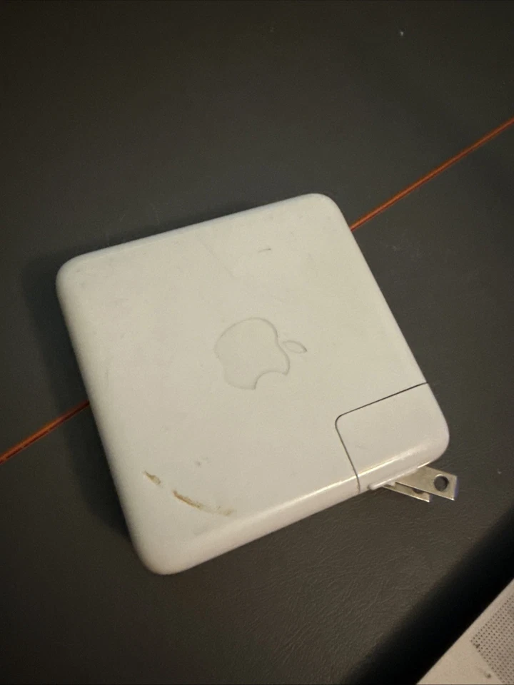 Apple MacBook Pro 15" TOUCH BAR 3.6GHz Quad i7 Turbo 16GB RAM 256GB SSD Foto 3 de 4