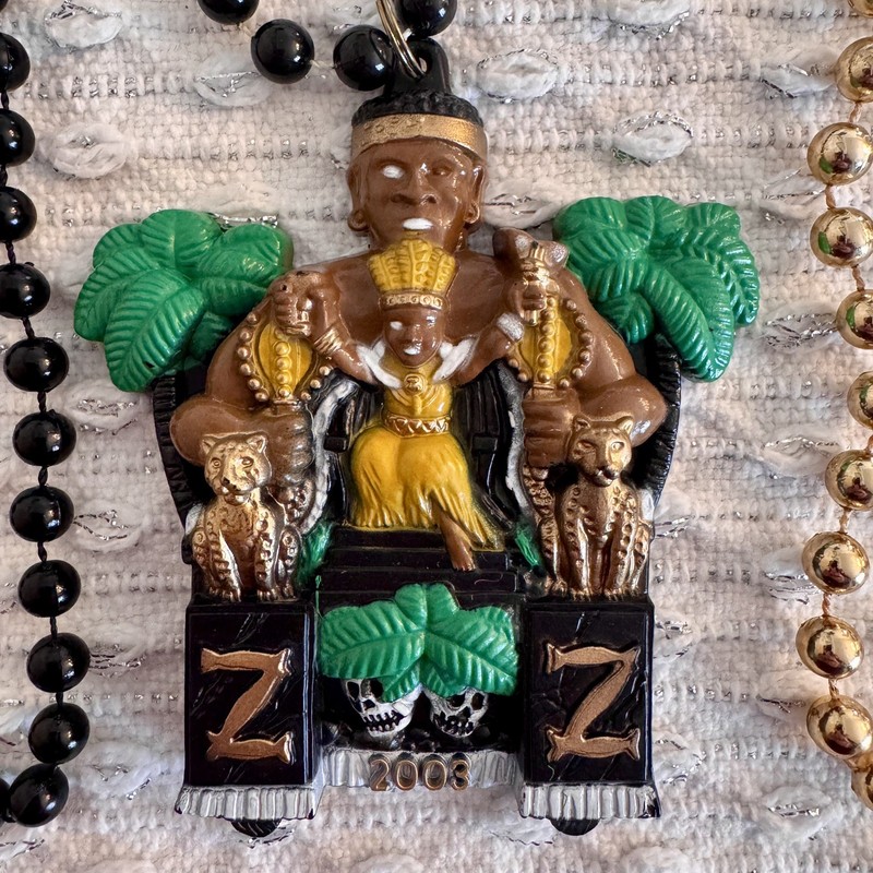 KREWE of ZULU Warrior VINTAGE 2003 New Orleans MARDI GRAS Necklace w/ 2 Beads