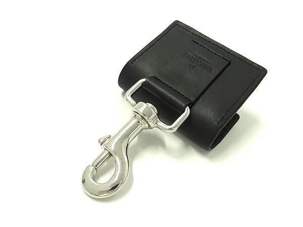 【VALENTINO】GARAVANI VLogo leather AirPods Pro case VLogo leather AirPods Pro case in green - Valentino Garavani