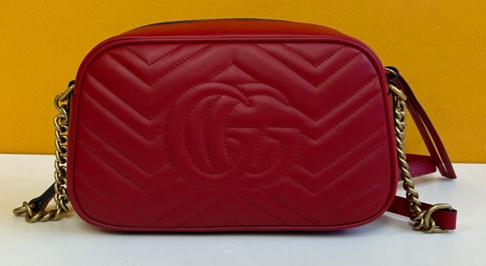 GUCCI (447632-520981) GG Marmont Sm Red Leather Chevron Crossbody