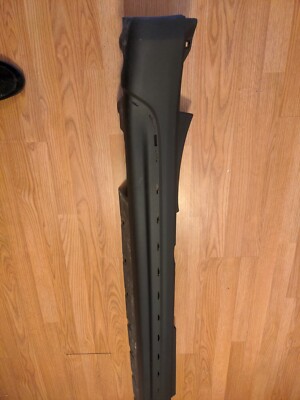2021-2023  mini cooper Countryman right rocker panel Moulding Side Skirt Oem 